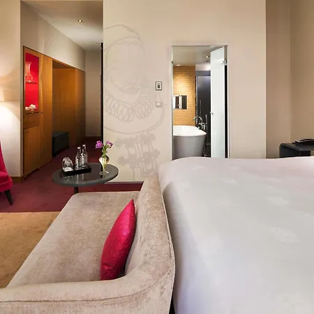 Sofitel Legend The Grand 5*